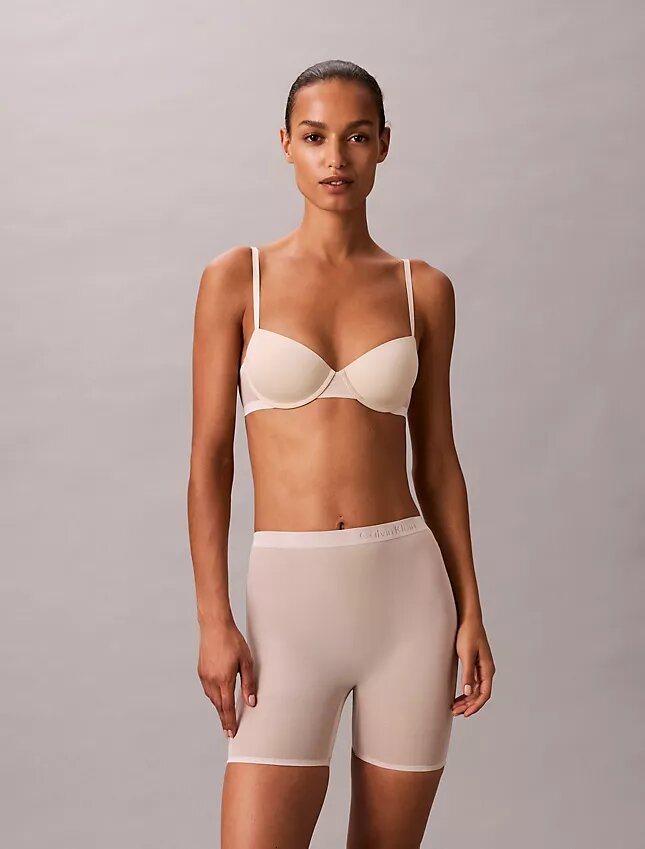 Boyshort minimalista in rete con retro basso Boyshort minimalista in rete con retro basso