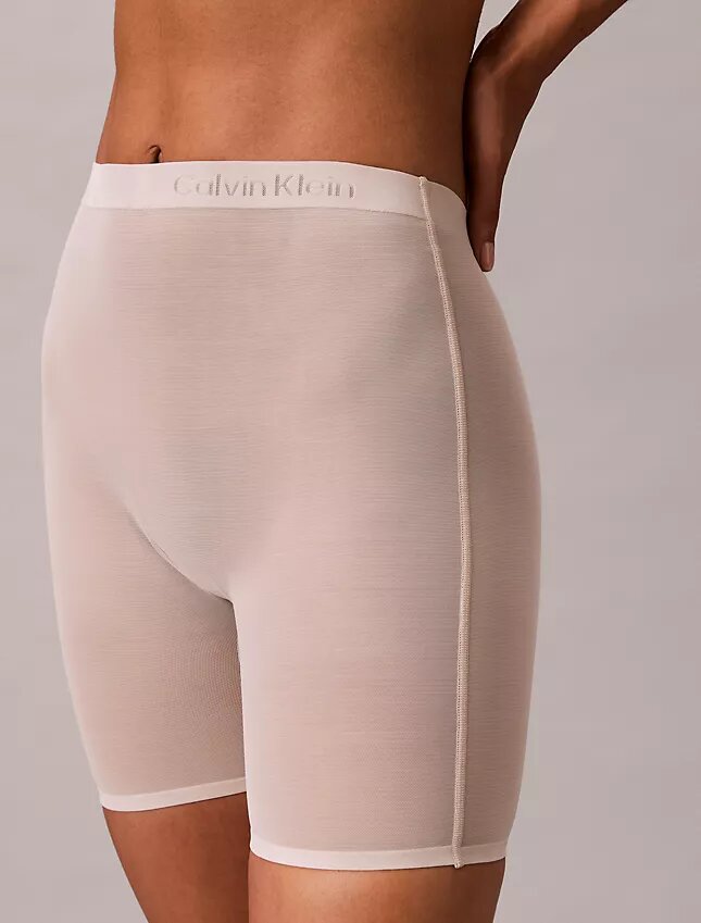 Boyshort minimalista in rete con retro basso Boyshort minimalista in rete con retro basso