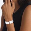 Bracciale dal design organico minimalista Bracciale dal design organico minimalista