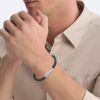 Bracciale in pelle con targhetta identificativa smussata