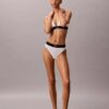 Bralette triangolare elasticizzata in Microfiber con Monogram grafico e leggera fodera Bralette triangolare elasticizzata in Microfiber con Monogram grafico e leggera fodera