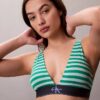 Bralette triangolare elasticizzata in Microfiber con Monogram grafico e leggera fodera Bralette triangolare elasticizzata in Microfiber con Monogram grafico e leggera fodera