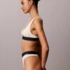Bralette triangolare elasticizzata in Microfiber con Monogram grafico e leggera fodera Bralette triangolare elasticizzata in Microfiber con Monogram grafico e leggera fodera