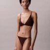 Bralette triangolare leggermente foderata Form to Body Bralette triangolare leggermente foderata Form to Body