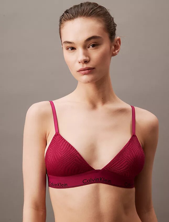 Bralette triangolare leggermente foderata in pizzo moderno Bralette triangolare leggermente foderata in pizzo moderno