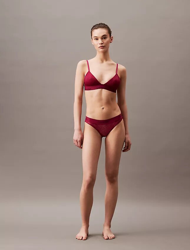 Bralette triangolare leggermente foderata in pizzo moderno Bralette triangolare leggermente foderata in pizzo moderno