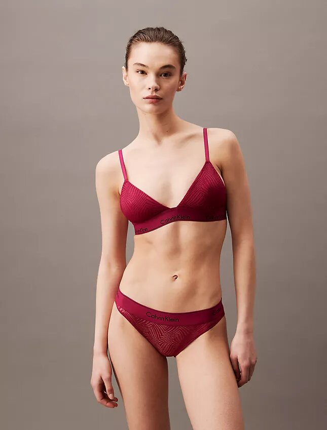 Bralette triangolare leggermente foderata in pizzo moderno Bralette triangolare leggermente foderata in pizzo moderno