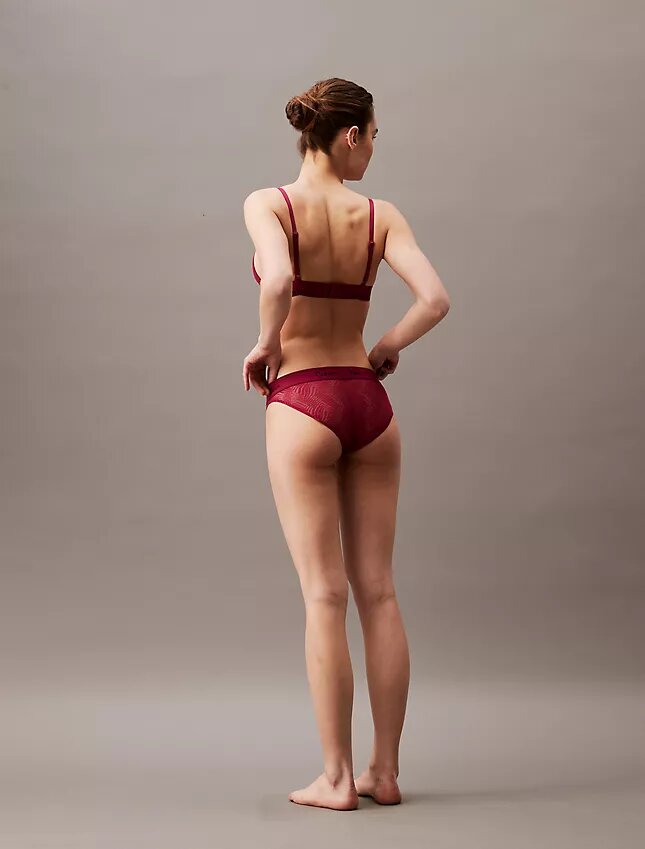 Bralette triangolare leggermente foderata in pizzo moderno Bralette triangolare leggermente foderata in pizzo moderno