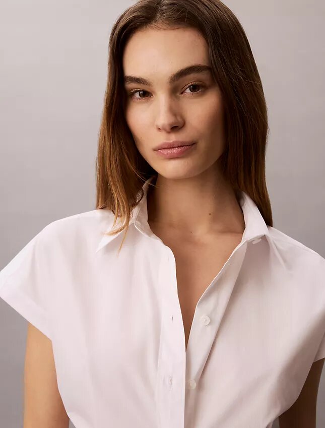Camicia a maniche corte in popeline di cotone con colletto button-down Camicia a maniche corte in popeline di cotone con colletto button-down