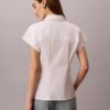 Camicia a maniche corte in popeline di cotone con colletto button-down Camicia a maniche corte in popeline di cotone con colletto button-down