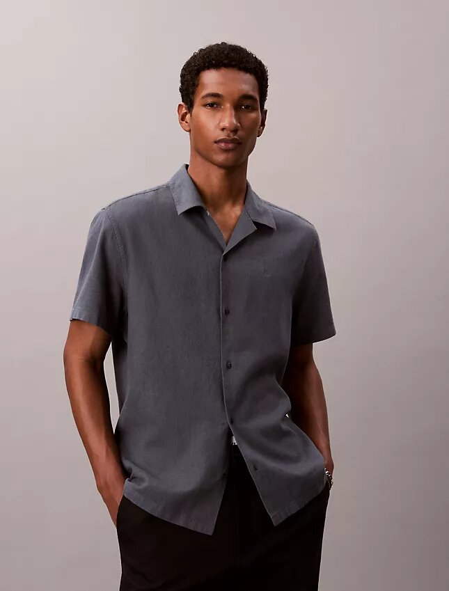 Camicia button-down a maniche corte in lino e cotone Camicia button-down a maniche corte in lino e cotone