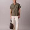 Camicia button-down a maniche corte in lino e cotone Camicia button-down a maniche corte in lino e cotone