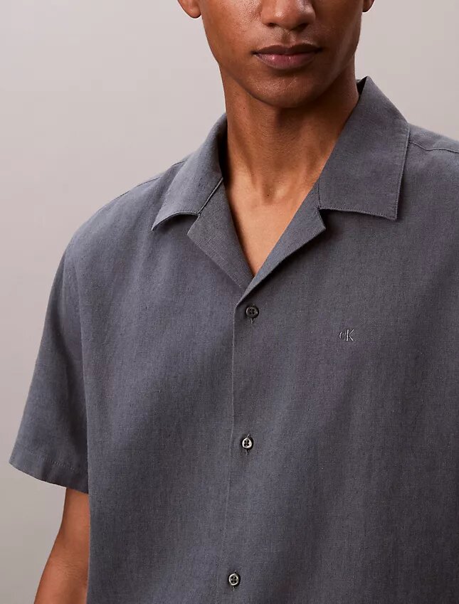 Camicia button-down a maniche corte in lino e cotone Camicia button-down a maniche corte in lino e cotone