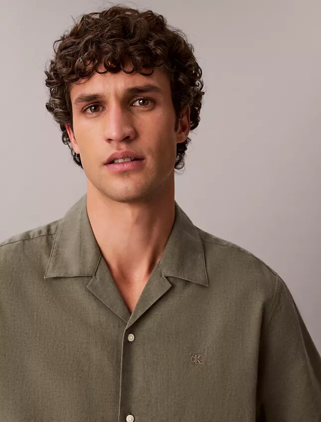 Camicia button-down a maniche corte in lino e cotone Camicia button-down a maniche corte in lino e cotone