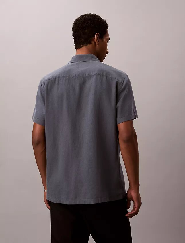 Camicia button-down a maniche corte in lino e cotone Camicia button-down a maniche corte in lino e cotone