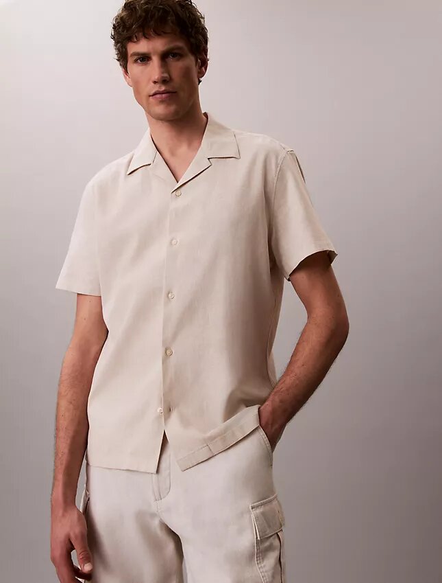 Camicia button-down a maniche corte in lino e cotone Camicia button-down a maniche corte in lino e cotone