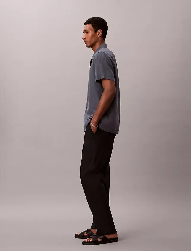 Camicia button-down a maniche corte in lino e cotone Camicia button-down a maniche corte in lino e cotone
