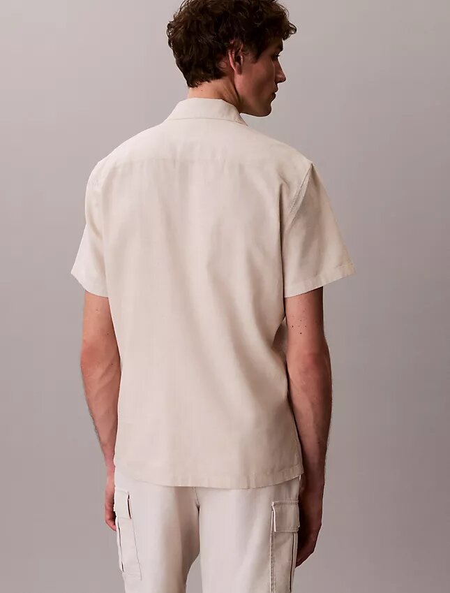 Camicia button-down a maniche corte in lino e cotone Camicia button-down a maniche corte in lino e cotone