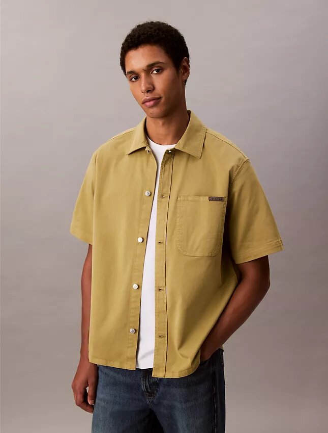 Camicia button-down comoda e versatile Camicia button-down comoda e versatile