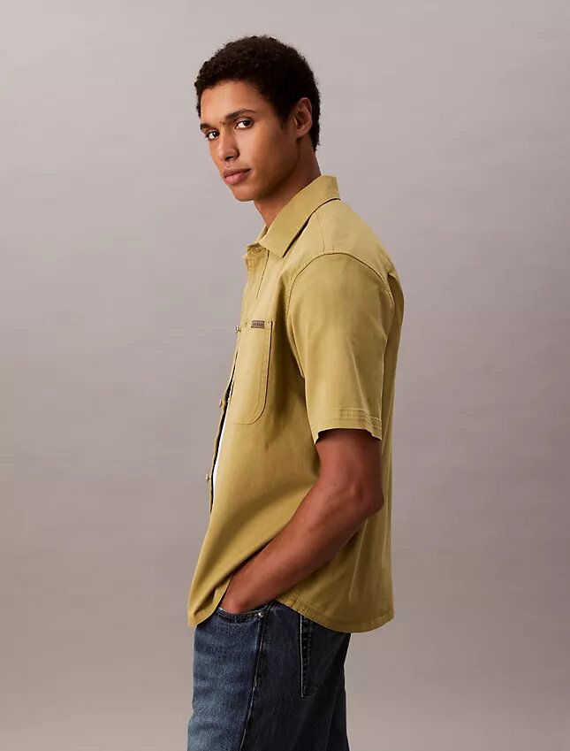 Camicia button-down comoda e versatile Camicia button-down comoda e versatile