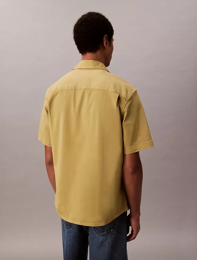 Camicia button-down comoda e versatile Camicia button-down comoda e versatile