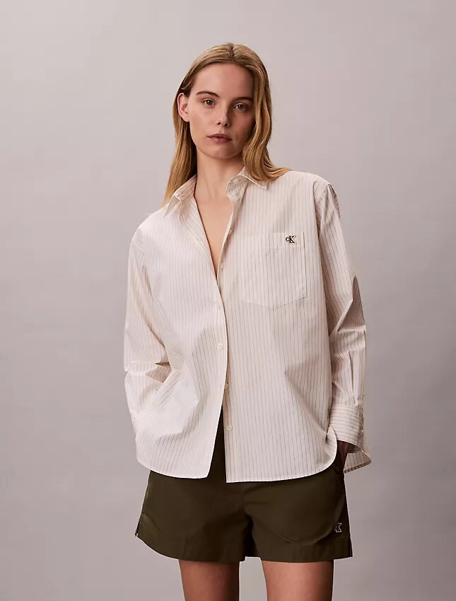 Camicia button-down dal taglio morbido in popeline di cotone a righe Camicia button-down dal taglio morbido in popeline di cotone a righe