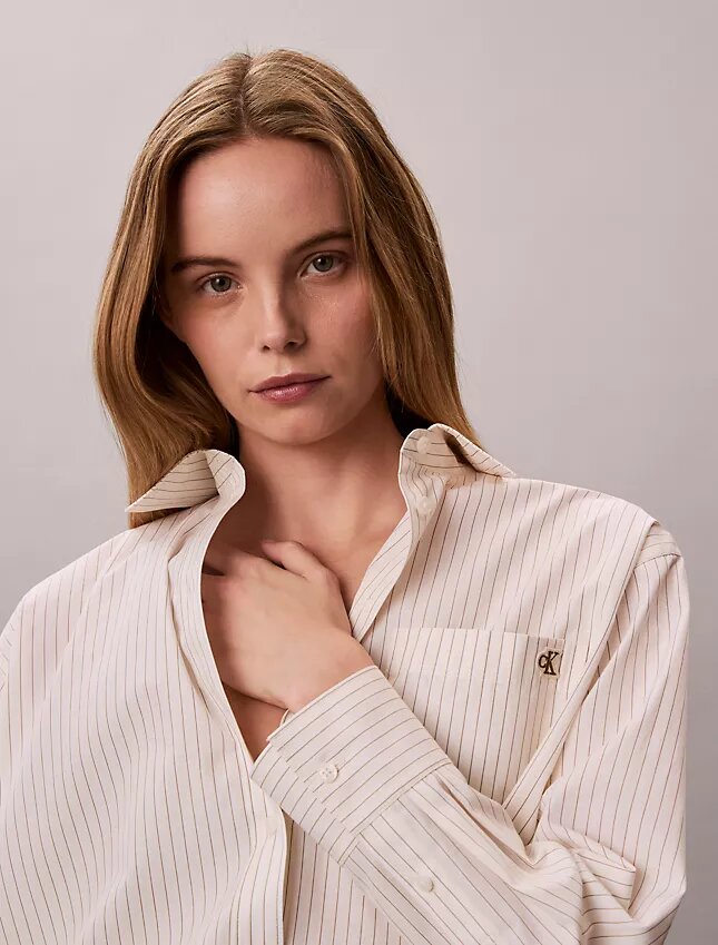 Camicia button-down dal taglio morbido in popeline di cotone a righe Camicia button-down dal taglio morbido in popeline di cotone a righe