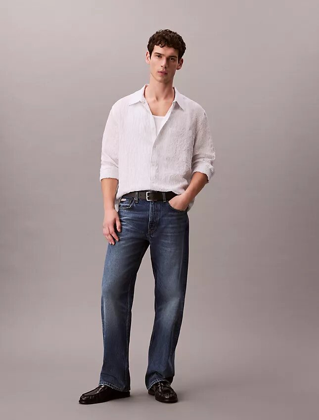 Camicia button-down dalla vestibilità comoda con righe stinte in filo e effetto stropicciato Camicia button-down dalla vestibilità comoda con righe stinte in filo e effetto stropicciato