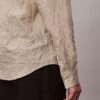 Camicia button-down dalla vestibilità comoda con righe stinte in filo e effetto stropicciato Camicia button-down dalla vestibilità comoda con righe stinte in filo e effetto stropicciato