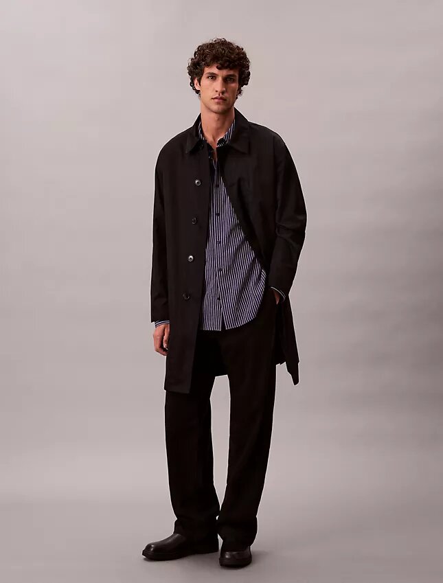 Camicia button-down dalla vestibilità comoda in misto viscosa a righe Camicia button-down dalla vestibilità comoda in misto viscosa a righe