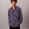 Camicia button-down dalla vestibilità comoda in misto viscosa a righe Camicia button-down dalla vestibilità comoda in misto viscosa a righe