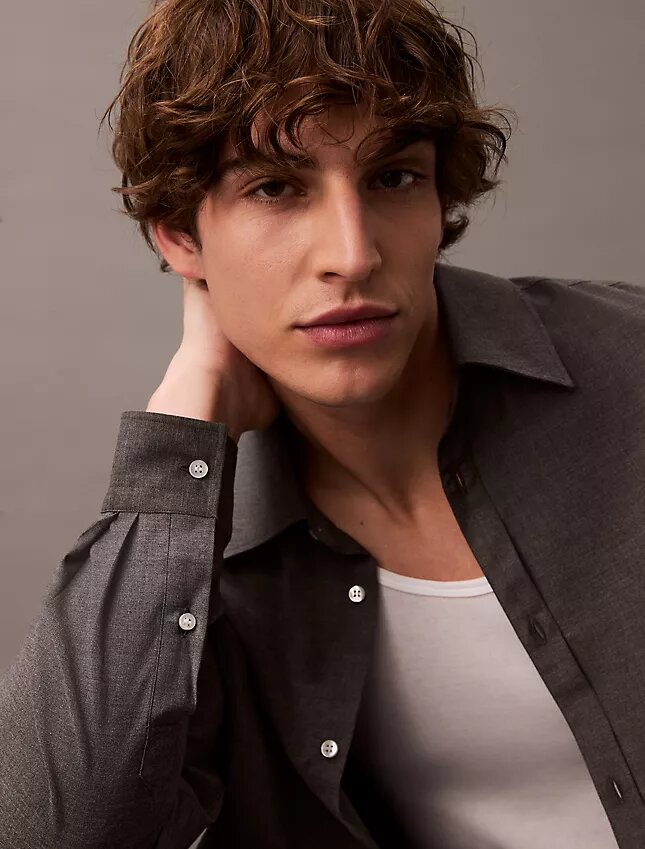 Camicia button-down in misto lana dal taglio morbido Camicia button-down in misto lana dal taglio morbido