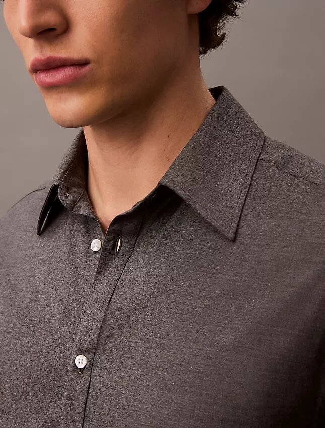Camicia button-down in misto lana dal taglio morbido Camicia button-down in misto lana dal taglio morbido