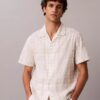 Camicia button-down in misto lino a quadri dal taglio morbido