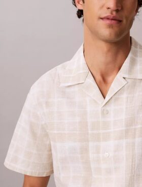 Camicia button-down in misto lino a quadri dal taglio morbido