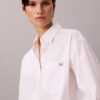 Camicia button-down in popeline di cotone dal taglio morbido Camicia button-down in popeline di cotone dal taglio morbido