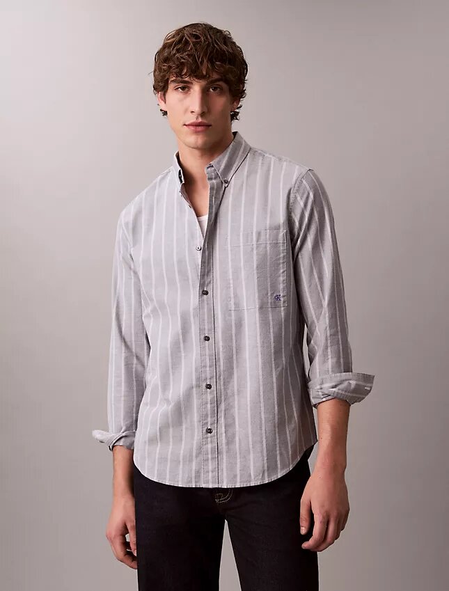 Camicia classica a righe in tessuto Oxford con bottoni Camicia classica a righe in tessuto Oxford con bottoni