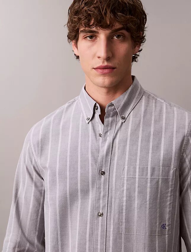 Camicia classica a righe in tessuto Oxford con bottoni Camicia classica a righe in tessuto Oxford con bottoni