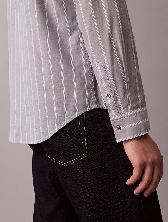 Camicia classica a righe in tessuto Oxford con bottoni Camicia classica a righe in tessuto Oxford con bottoni