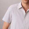Camicia classica button-down a righe in seersucker Camicia classica button-down a righe in seersucker