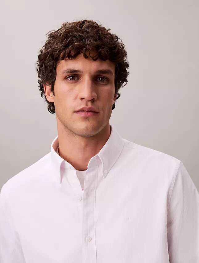 Camicia classica button-down in cotone elasticizzato a righe Camicia classica button-down in cotone elasticizzato a righe