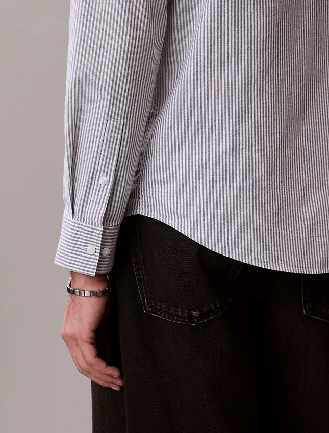 Camicia classica button-down in cotone elasticizzato a righe Camicia classica button-down in cotone elasticizzato a righe