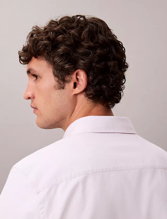 Camicia classica button-down in cotone elasticizzato a righe Camicia classica button-down in cotone elasticizzato a righe