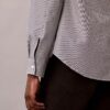 Camicia classica button-down in seersucker a righe tinto in filo Camicia classica button-down in seersucker a righe tinto in filo