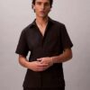 Camicia classica button-down in seersucker a tinta unita Camicia classica button-down in seersucker a tinta unita