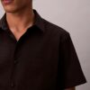 Camicia classica button-down in seersucker a tinta unita Camicia classica button-down in seersucker a tinta unita