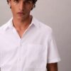 Camicia classica button-down in seersucker a tinta unita