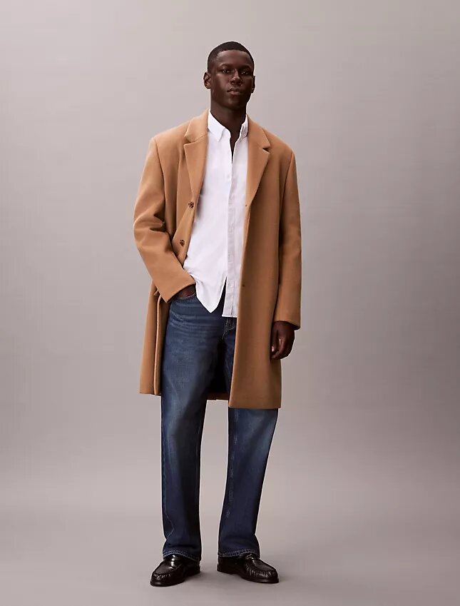 Camicia classica button-down in tessuto Oxford a tinta unita Camicia classica button-down in tessuto Oxford a tinta unita