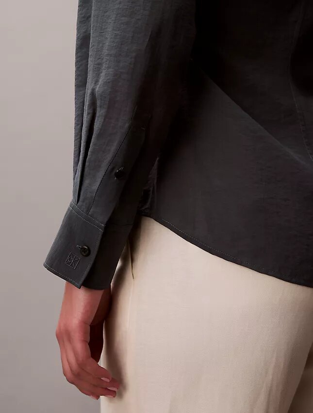 Camicia classica button-down in voile Camicia classica button-down in voile