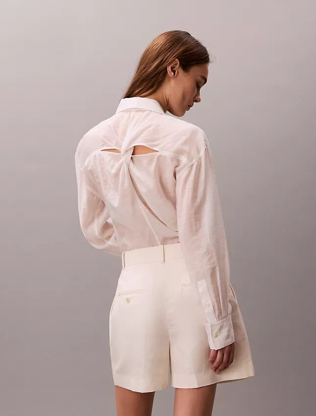 Camicia classica button-down in voile Camicia classica button-down in voile